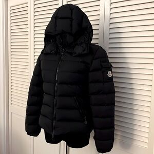 Moncler real down feather women’s puffer - size 0
